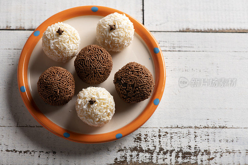 Brigadeiro，和beijing ho，传统的巴西甜品。